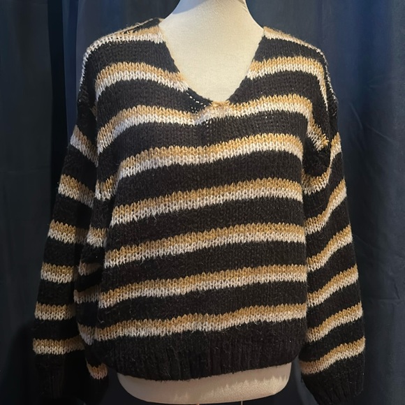 Billabong Sweaters - Billabong Oversized V-Neck Stripped Sweater in Black Gold & White in Medium EUC